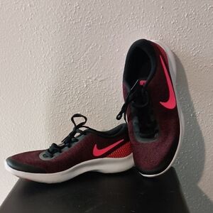 Nike Women's Sneakers - Black and Pink